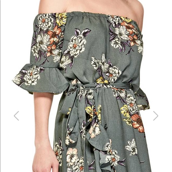 Guess off the shoulder dress - Picture 3 of 4